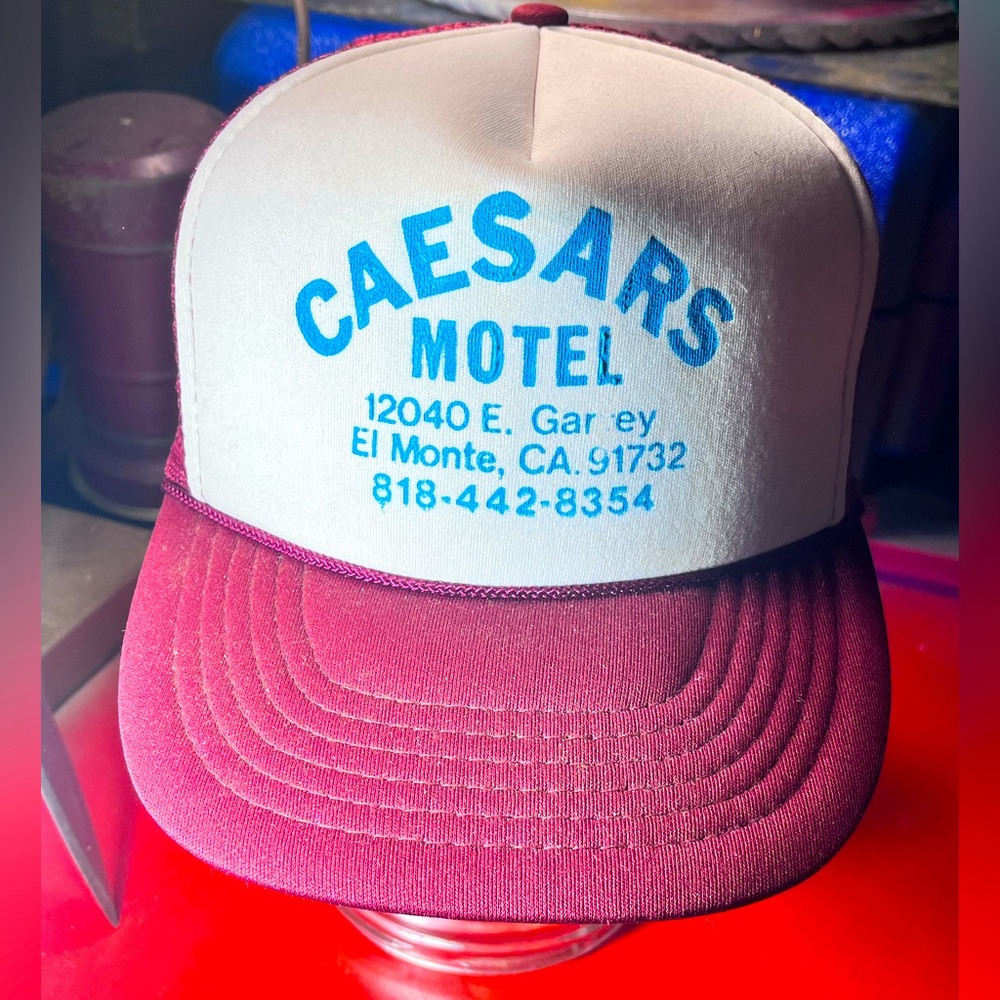 Vintage 1980s CAESARS MOTEL mesh SnapBack trucker hat